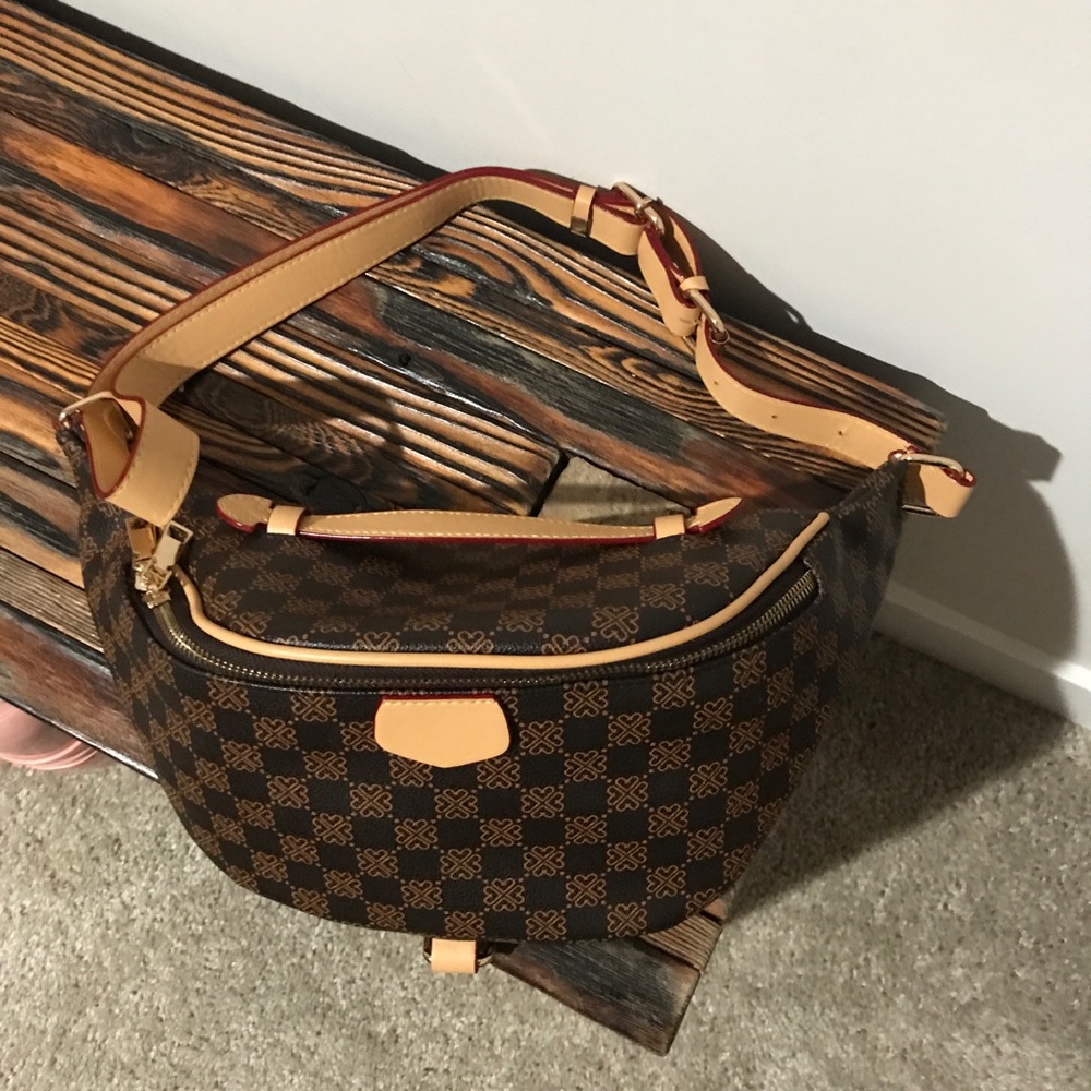 Designer purse - Picture 5 of 8